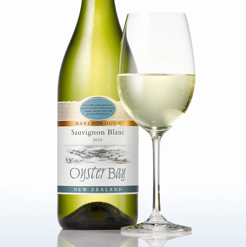 Oyster Bay Sauvignon Blanc bottle