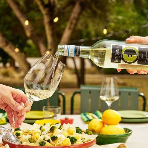 Ecco Domani Pinot Grigio bottle
