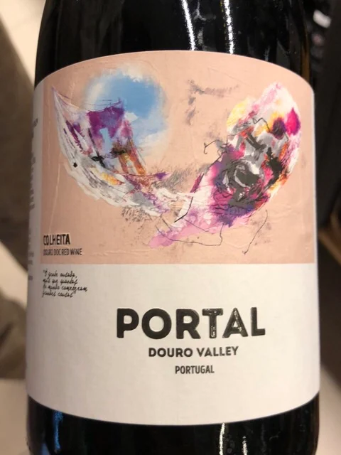 Quinta Do Portal Red 750 Ml front label close-up