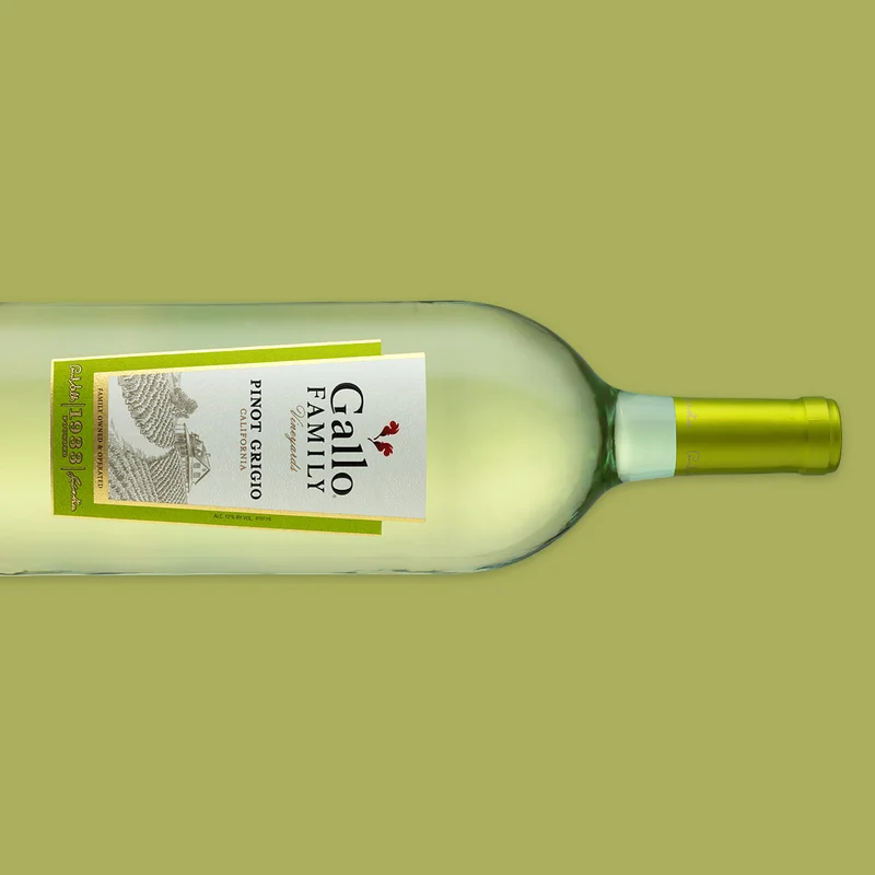 Gallo Pinot Grigio 750 Ml front bottle